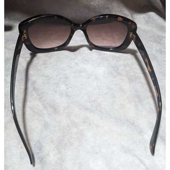 Laundry By Design Retro Tortoise Sunglasses - Picture 2 of 10